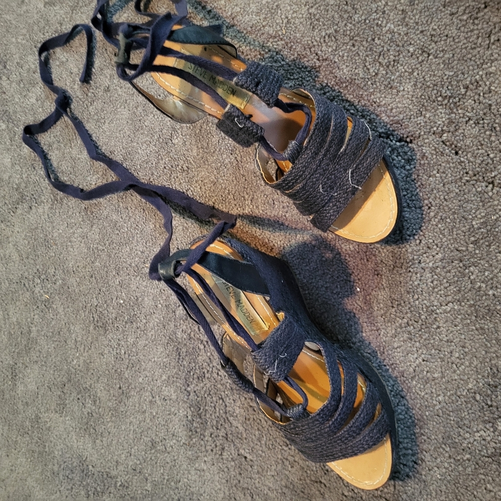 Sandals - Picture 2 of 3